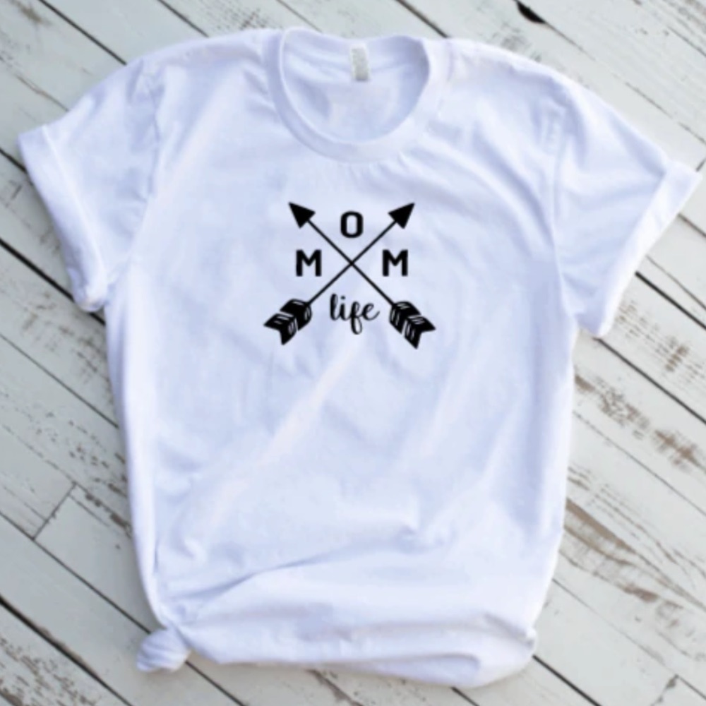 Mom Life Arrow Tee